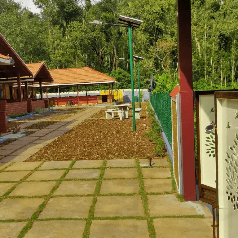 Coffee Oaks Homestay